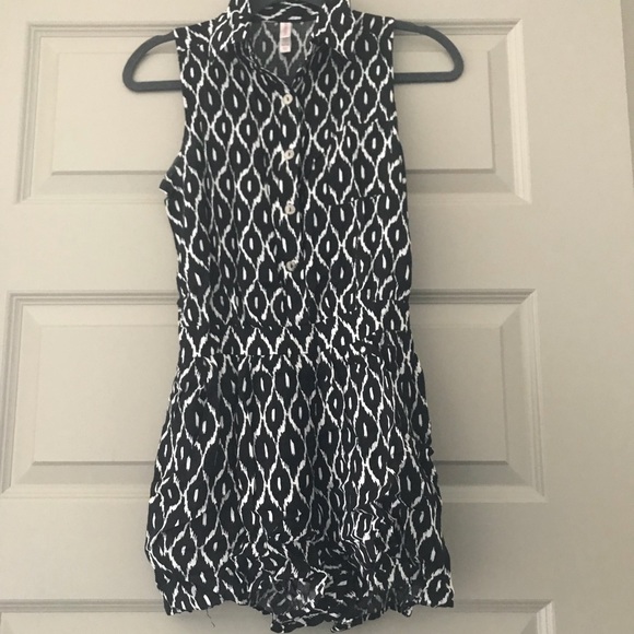 SOLD: Collared Romper - Picture 2 of 3